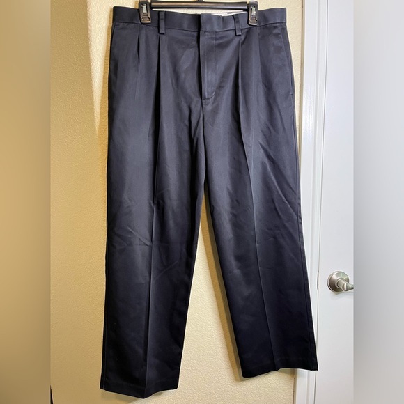 Men’s Dark Blue Dockers - Picture 1 of 7